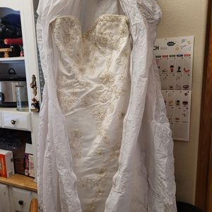 Wedding dress